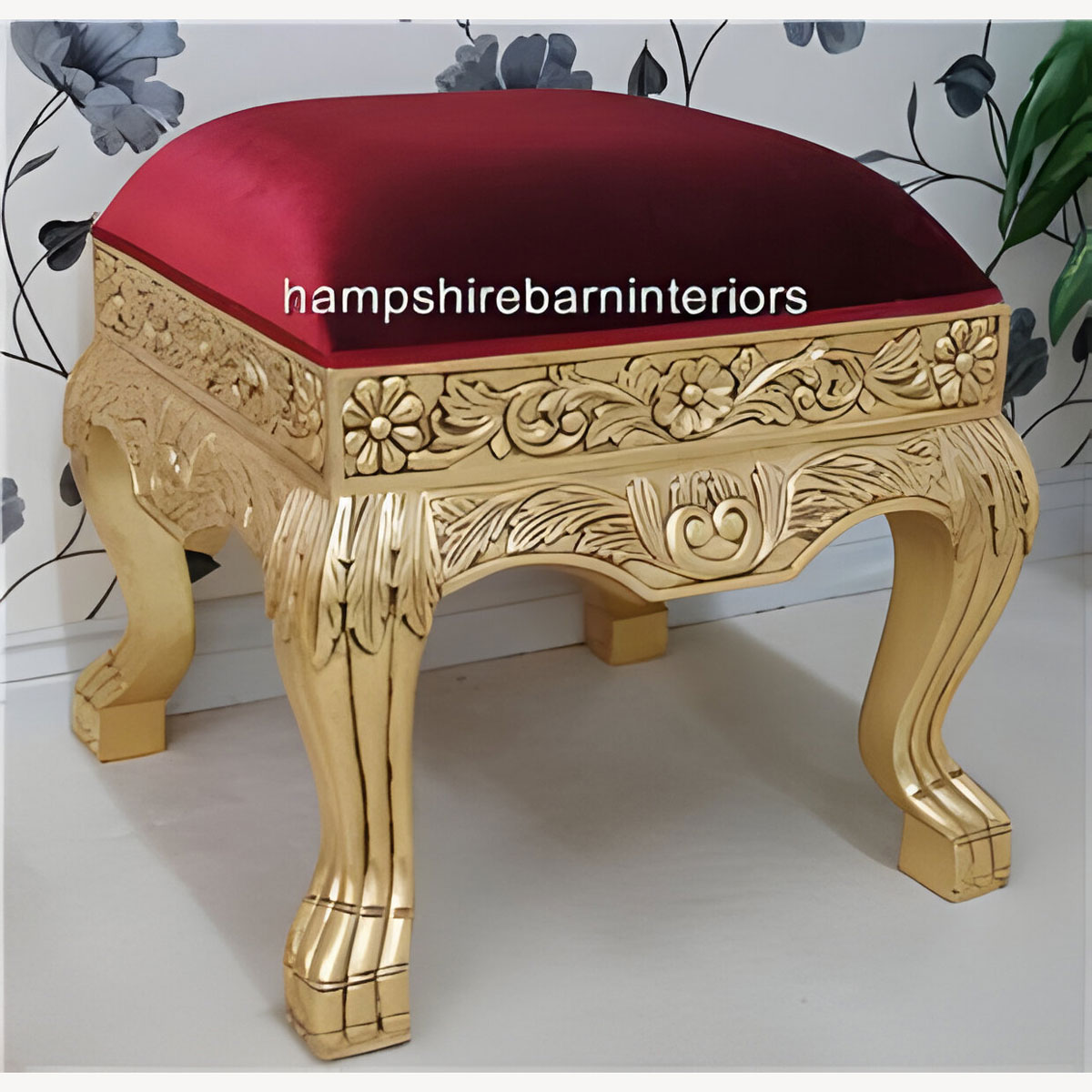 A Gold Leaf Heavily Carved Wedding Or Event Or Home Stool Ottoman Seat 3 - Hampshire Barn Interiors - A Gold Leaf Heavily Carved Wedding Or Event Or Home Stool / Ottoman Seat -