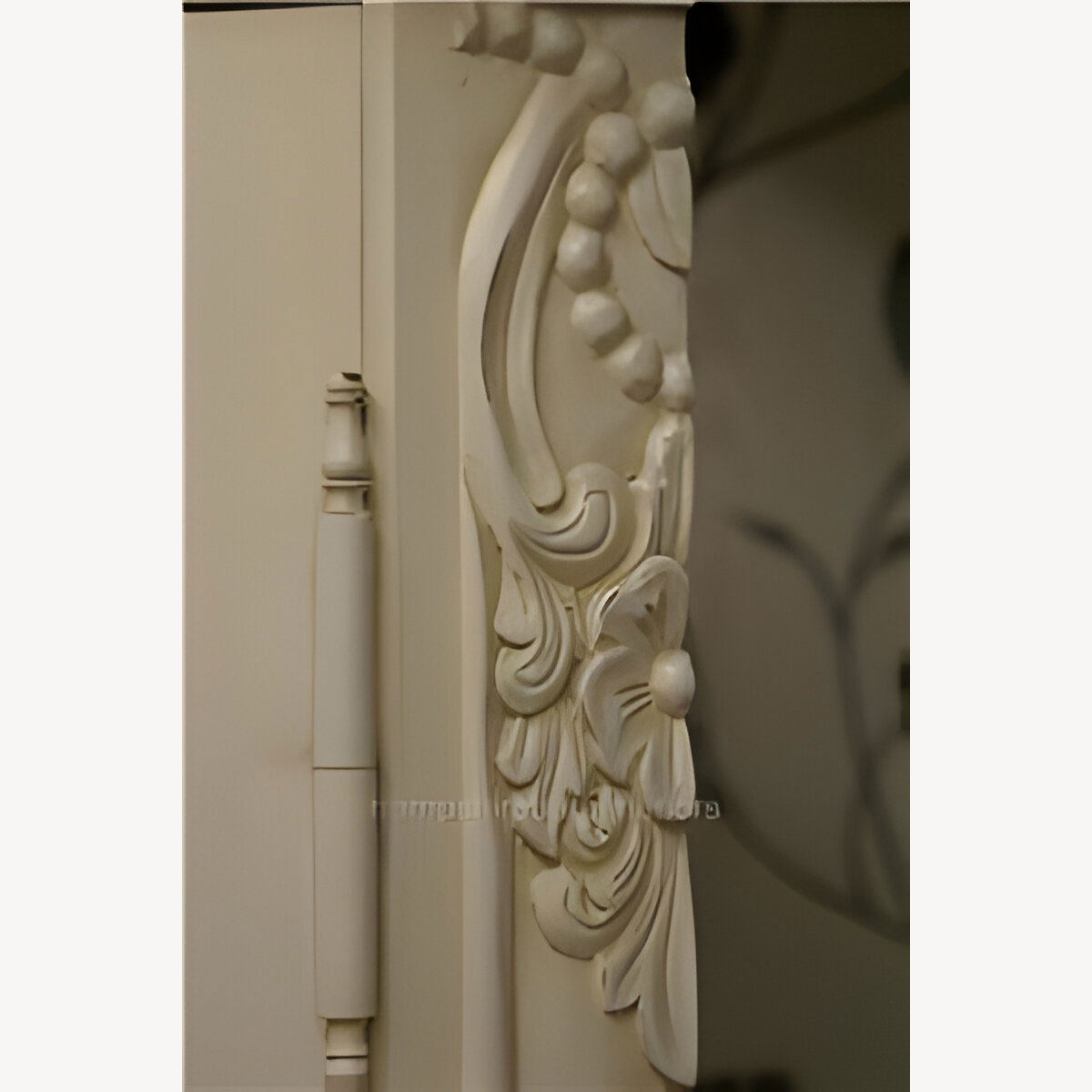 Antique White Display Corner Cabinet 3 - Hampshire Barn Interiors - Antique White Display Corner Cabinet -