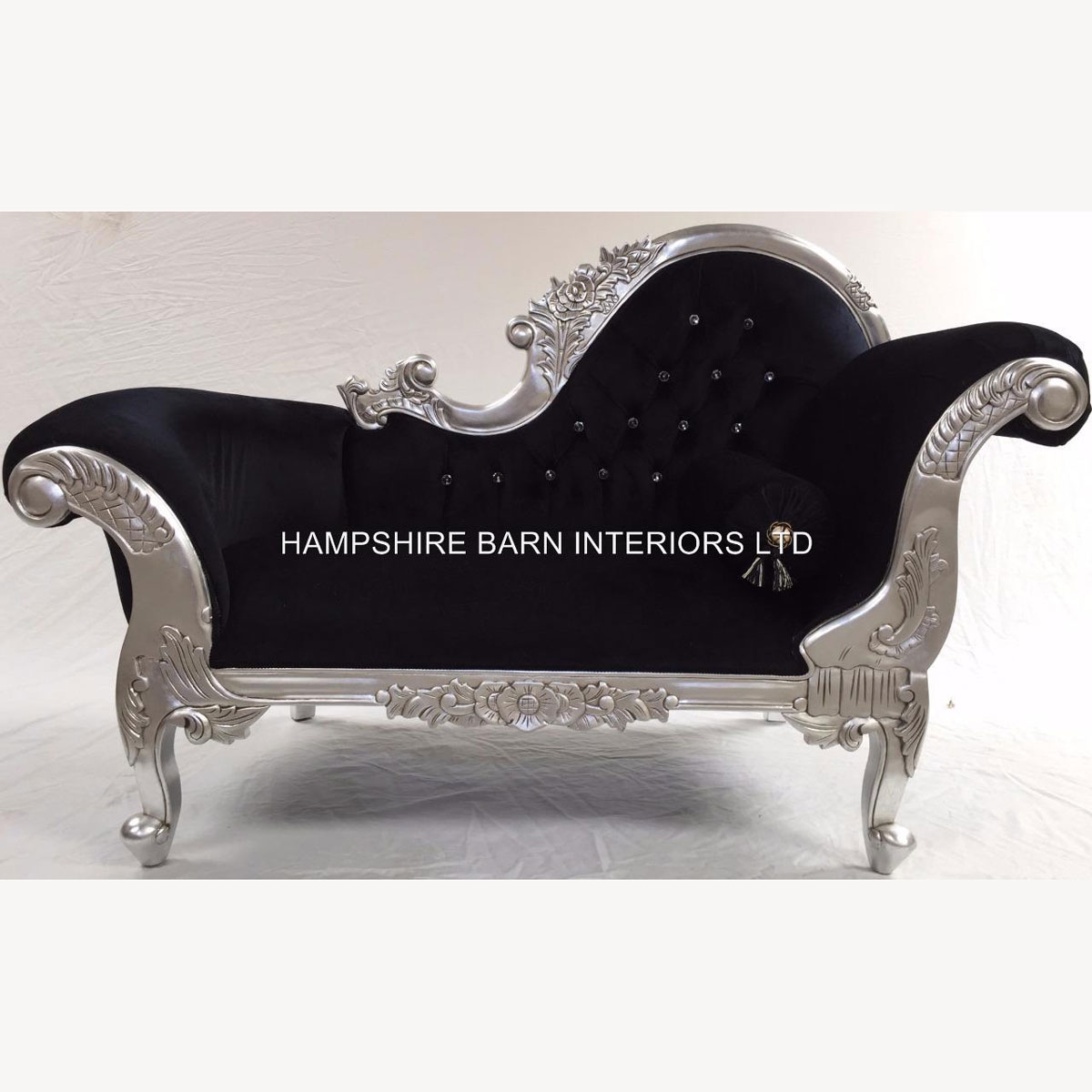 Beautiful New Addition To Our Small Chaise Longue Collection A Made To Order Smaller Sized Hampshire Chaise In Choice Of Frame Colours And Fabric Finishes 4 - Hampshire Barn Interiors - Made To Order Smaller Sized Hampshire Chaise In Choice Of Frame Colours And Fabric Finishes -